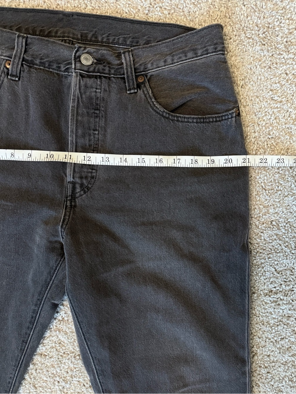 Levi’s Women’s 501 Crop Jeans, Size 32 - Picture 9 of 9